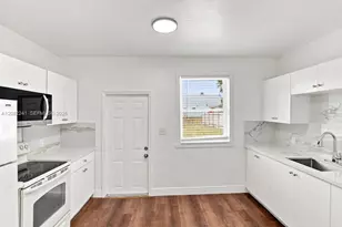 10215 SW 184th St, Cutler Bay, FL 33157 - Photo 4