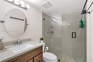 329 W 68th St, Hialeah, FL 33014 - Photo 6