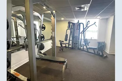 900 SW 8th St #808, Miami, FL 33130 - Photo 32