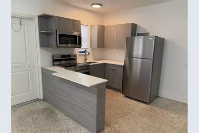 600 SW 10th St #5, Miami, FL 33130 - Photo 2