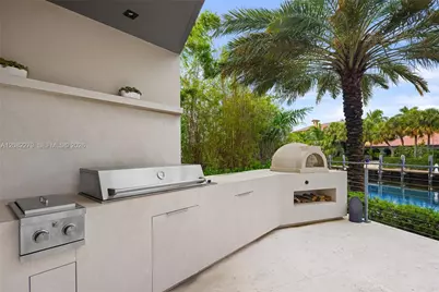 16495 NE 32nd Ave, North Miami Beach, FL 33160 - Photo 26