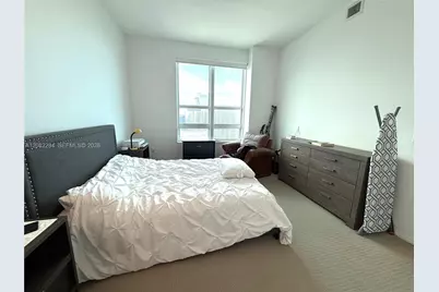 950 Brickell Bay Dr #5202, Miami, FL 33131 - Photo 14