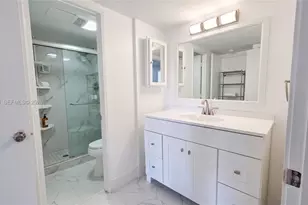 3701 N Country Club Dr, Aventura, FL 33180 - Photo 8