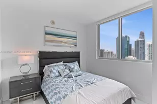 92 SW 3rd St, Miami, FL 33130 - Photo 8