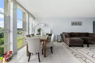 601 Three Islands Boulevard, Hallandale Beach, FL 33009 - Photo 4