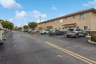 8055 NW 8th St, Miami, FL 33126 - Photo 18