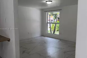 2542 NE 182nd St, North Miami Beach, FL 33160 - Photo 14