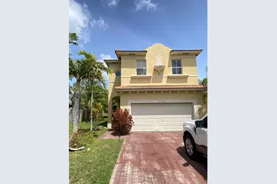 2302 NE 37th Ter #2302, Homestead, FL 33033 - Photo 1