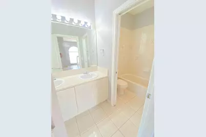 2302 NE 37th Ter #2302, Homestead, FL 33033 - Photo 12