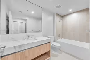 11 NE 6th St, Miami, FL 33132 - Photo 22