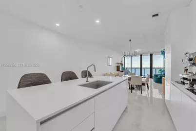 700 NE 24th St #1405, Miami, FL 33137 - Photo 6