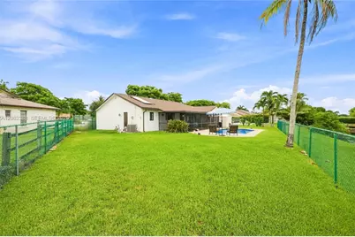 8656 SW 50th St, Cooper City, FL 33328 - Photo 32