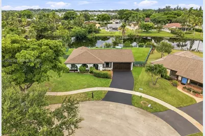 8656 SW 50th St, Cooper City, FL 33328 - Photo 2