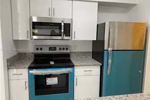 733 Riverside Dr, Coral Springs, FL 33071 - Photo 2