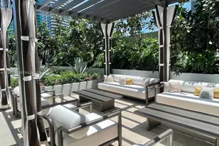 77 SE 5th St, Miami, FL 33131 - Photo 26
