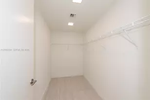 77 SE 5th St, Miami, FL 33131 - Photo 20