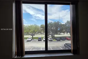 901 Hillcrest Dr, Hollywood, FL 33021 - Photo 22