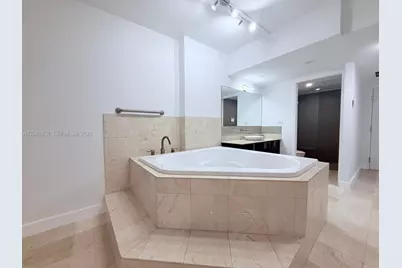 2301 Collins Ave #621, Miami Beach, FL 33139 - Photo 14