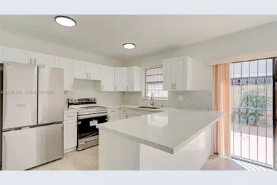 710 SW 114th Ave #C3, Sweetwater, FL 33174 - Photo 2