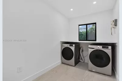 1215 NE 110th St, Miami, FL 33161 - Photo 16