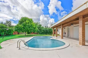 18545 SW 82nd Ave, Cutler Bay, FL 33157 - Photo 2