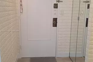 1301 NE Miami Gardens Dr, Miami, FL 33179 - Photo 2