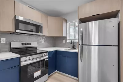 560 NE 63rd St #3, Miami, FL 33138 - Photo 4