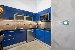 253 NE 2nd St, Miami, FL 33132 - Photo 10