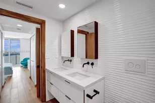 325 S Biscayne Blvd, Miami, FL 33131 - Photo 28