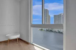 325 S Biscayne Blvd, Miami, FL 33131 - Photo 20