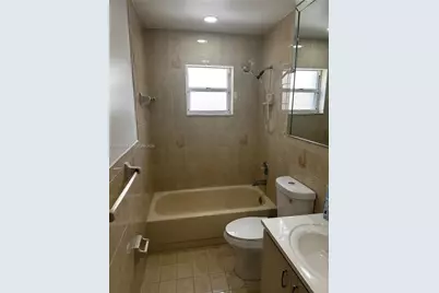 7330 W 30th Ave, Hialeah, FL 33018 - Photo 38