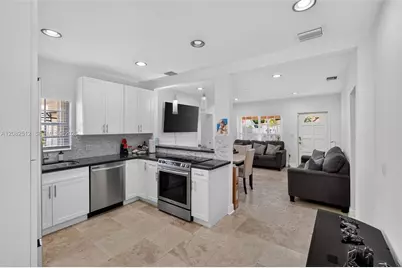 1590 NE 110th St, Miami, FL 33161 - Photo 6
