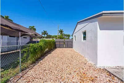 1541 SW 32nd Ct, Fort Lauderdale, FL 33315 - Photo 4