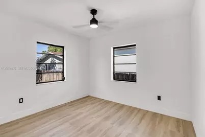 739 W 30th St, Hialeah, FL 33012 - Photo 10