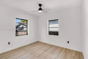 739 W 30th St, Hialeah, FL 33012 - Photo 10