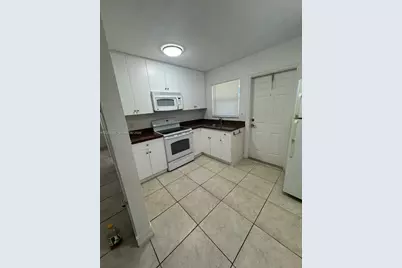 3260 NE 19th Ave #15, Oakland Park, FL 33306 - Photo 4