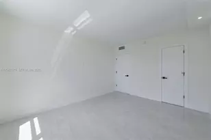 1985 S Ocean Dr, Hallandale Beach, FL 33009 - Photo 34