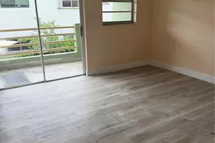 11091 NW 7th St, Doral, FL 33172 - Photo 16