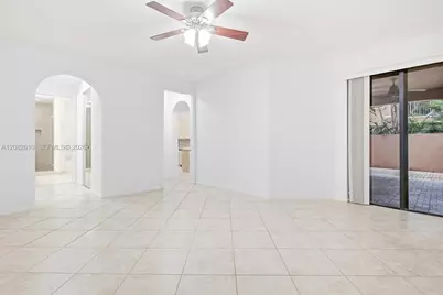 2890 Kinsington Cir #22-1, Weston, FL 33332 - Photo 8