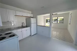 725 SW 8th Ave, Hallandale Beach, FL 33009 - Photo 1