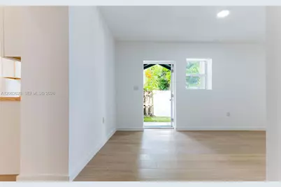 709 SW 4th Ct #3, Fort Lauderdale, FL 33315 - Photo 4