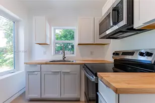 709 SW 4th Ct, Fort Lauderdale, FL 33315 - Photo 16