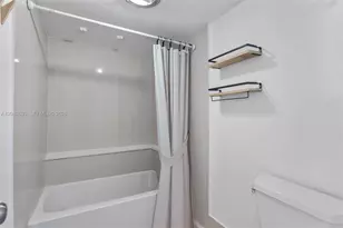 16558 NE 26th Ave, North Miami Beach, FL 33160 - Photo 14