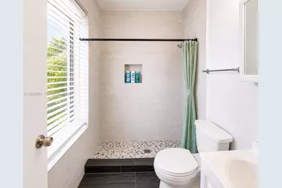 3025 Indian Creek Dr #310, Miami Beach, FL 33140 - Photo 6