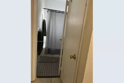 730 SW 10th St #1, Miami, FL 33130 - Photo 18