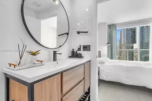 55 SE 6th St, Miami, FL 33131 - Photo 20