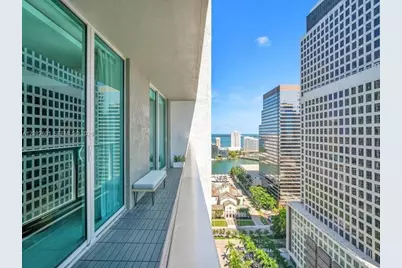 55 SE 6th St #2902, Miami, FL 33131 - Photo 10