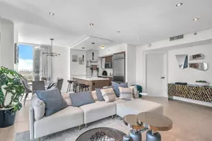 55 SE 6th St, Miami, FL 33131 - Photo 2