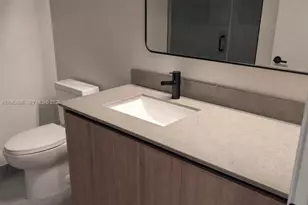 121 NE 5th St, Miami, FL 33132 - Photo 6