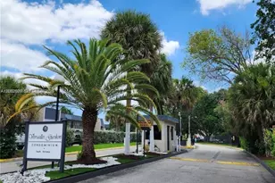 7831 N Colony Cir N, Tamarac, FL 33321 - Photo 2